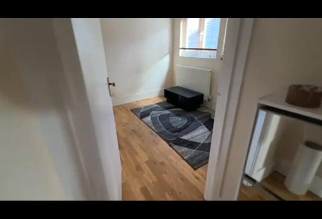 Stunning 2/3 bedroom flat in Golders Green Main Photo