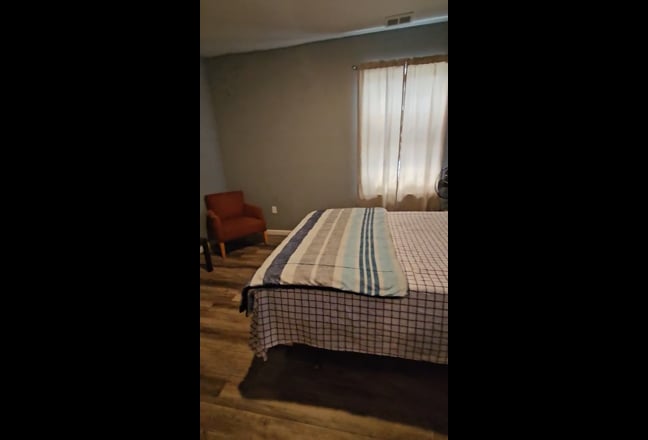 Red Manor Maple Main Photo