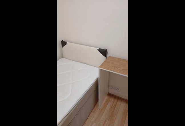 Double  ensuite room  Main Photo