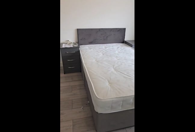 🏡 Luxury Ensuite Room – NW9 – Bills Inc Main Photo