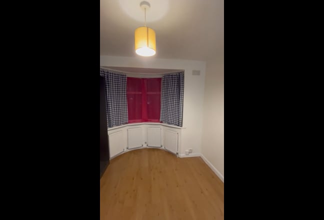 1 bedroom Ground floor flat with garden Main Photo