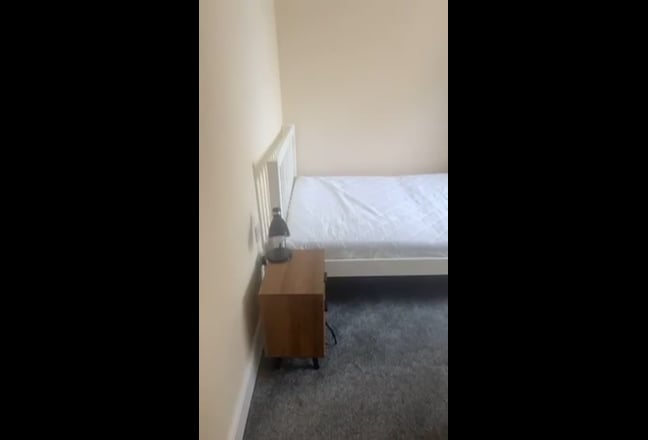 Double bed  Main Photo