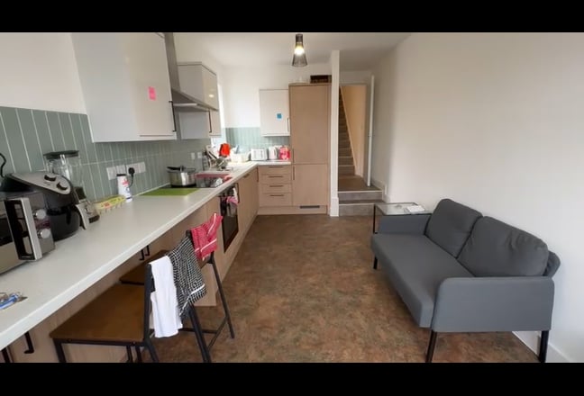 ✨ Beautifully Presented Room | Bills Included  Main Photo