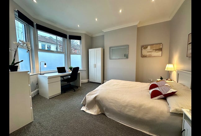 New Doubles in a Gorgeous Shared House!✨ Main Photo