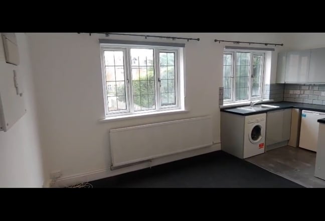 Refurbished studio flat available in Selly Park. Main Photo