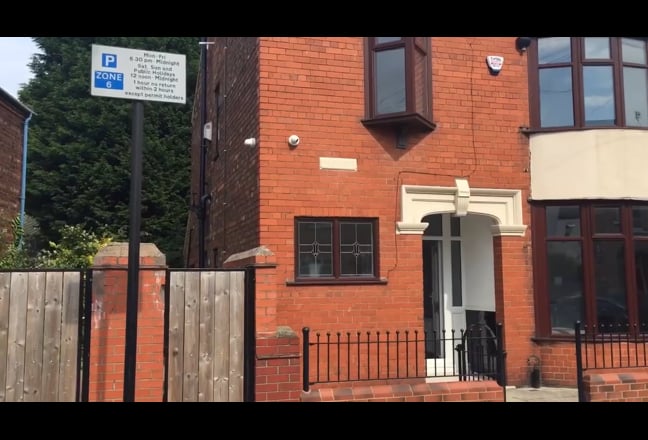 Super Luxury 6 Bed En-Suite / On-Site Parking Main Photo