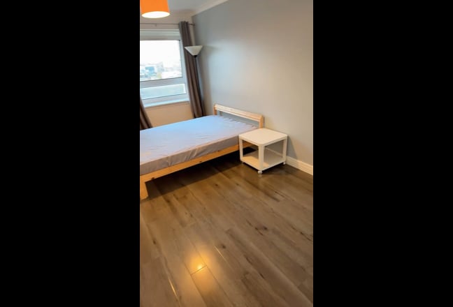 Bright Double Room in Central G4 Flat Main Photo