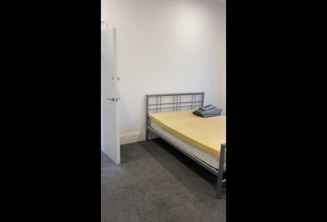 Two Rooms to Rent Weston Super Mare Town Centre Main Photo