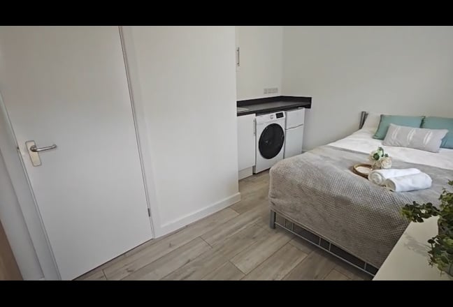 Renovated Double Garden Studio | Bills Included  Main Photo