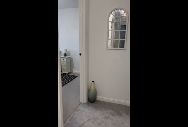 Spacious double bedroom Main Photo