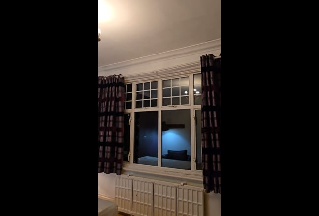 Double room in Huge Mansion like house Main Photo