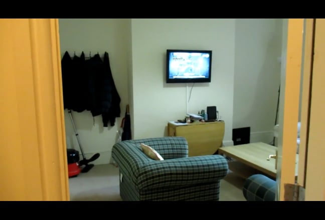 1st Floor Bedroom in Well Managed and Clean House Main Photo