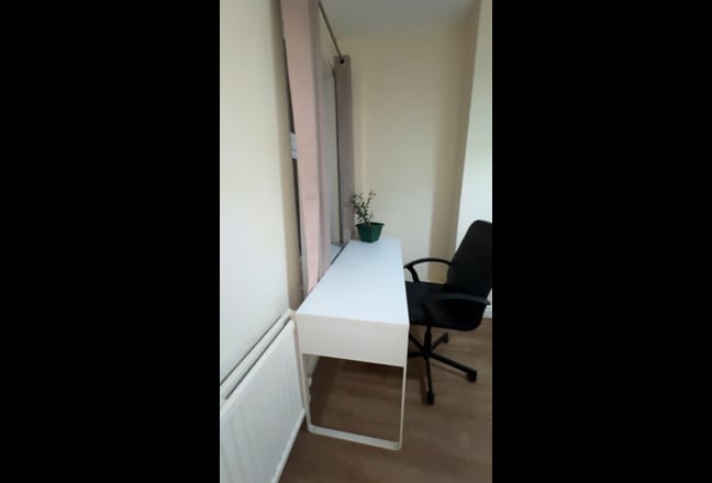 Modern 5-Bed Home Near De Montfort  Main Photo