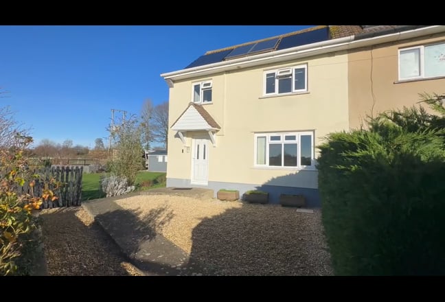 Double room, own bathroom, bills included Main Photo