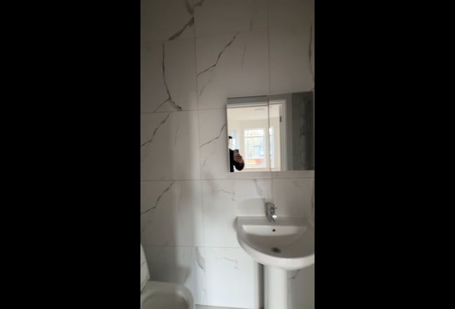 Brand New En-suite Rooms on Bath Road Main Photo