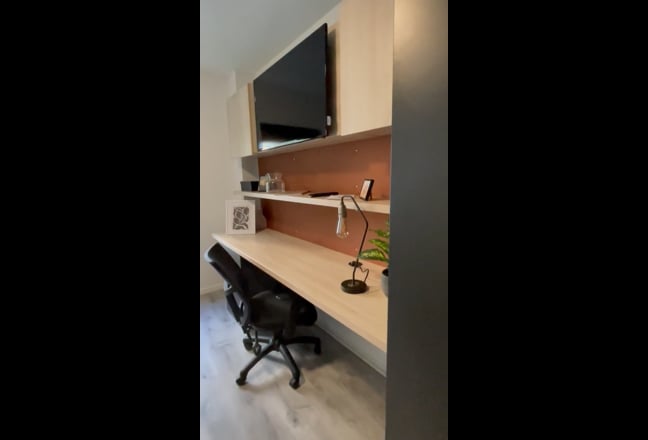 Lyra Court - Bronze Plus Studio Main Photo