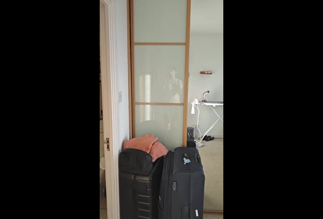 En-suite double room E14 Main Photo