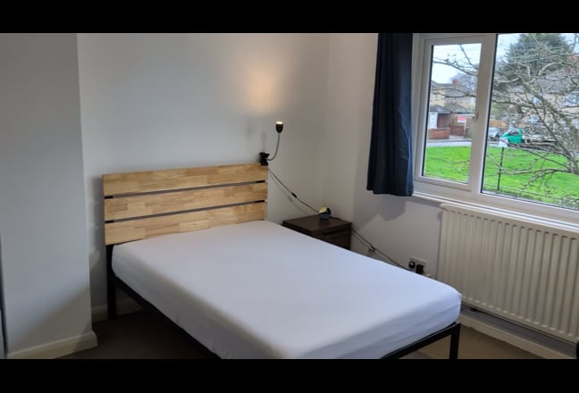 Near hospital, driveway parking, home gym Main Photo