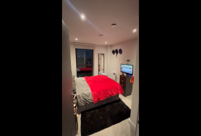 Modern Double Room available  Main Photo