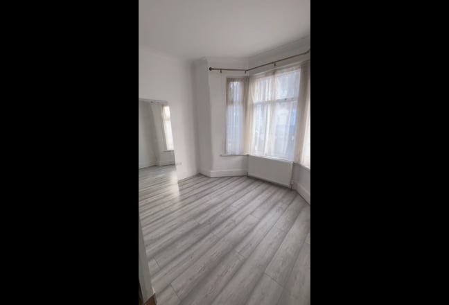 Renovated studio with new furniture Main Photo