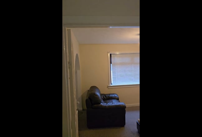 A room available in a 3 bedroom flat. Eh47 Main Photo