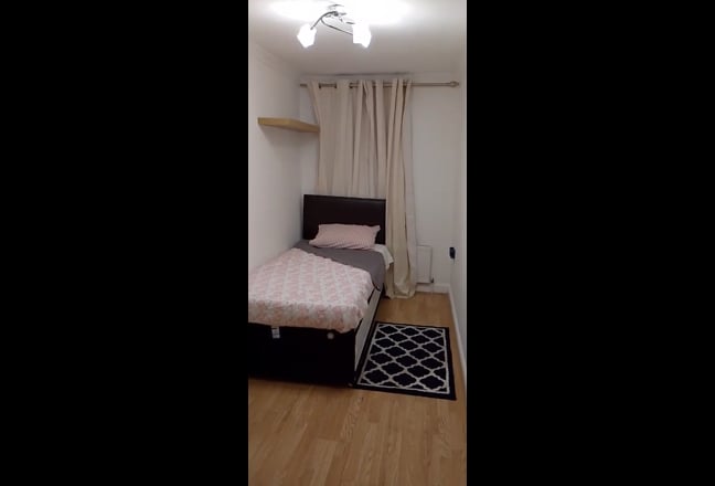 A newly renovated and furnished shared apartment i Main Photo