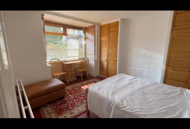 Superb large double in newly refurbished house Main Photo