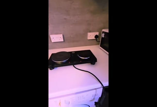 Fully furnish studio 2mins walk to Leyton station Main Photo