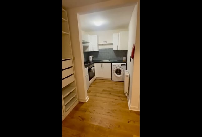 Studio - Mays Lane, Barnet EN5 Main Photo