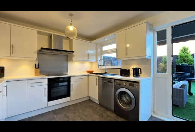 🏡 Brand New En-suite Room In South Ealing! ✨ Main Photo