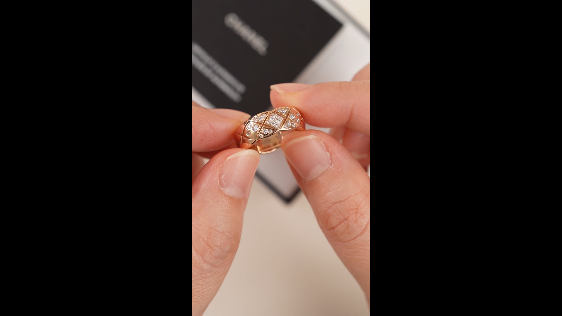 Chanel Coco Crush Diamond Small Ring 18 Rose Gold Size 51 at  display picture 3