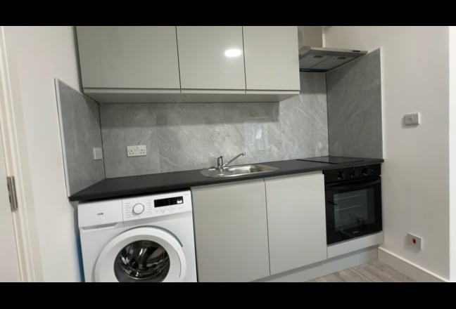 New Studio Flat on Finchley Rd (F743B.02) Main Photo