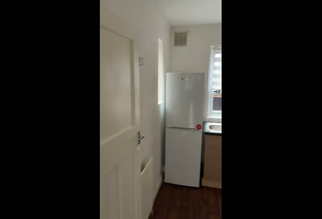 Five Rooms in a Shared Flat – HA5 🏠 Eastcote Main Photo