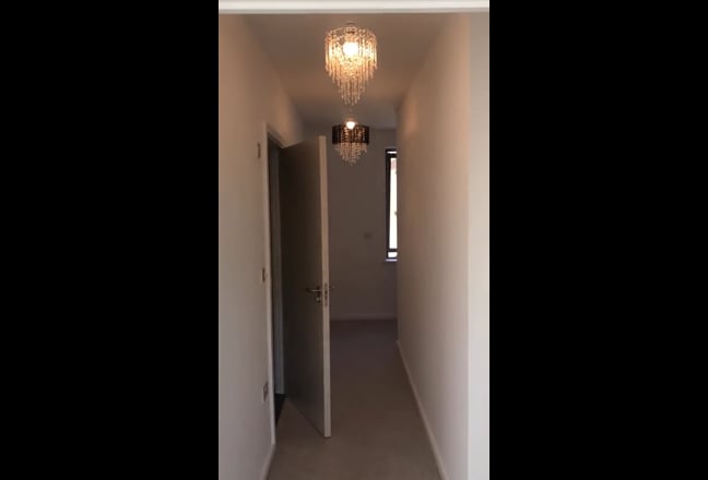 1 Double Room Available In a Clean Home  Main Photo