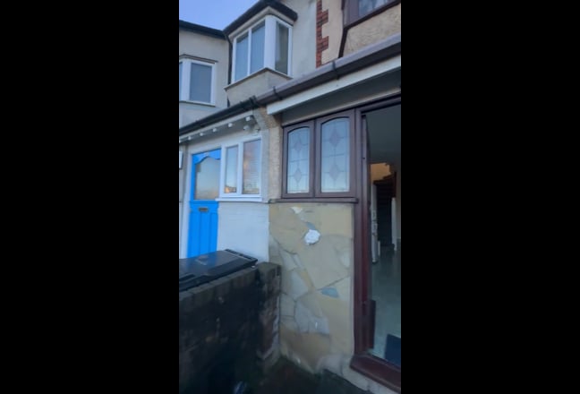 3 Large Double Rooms Available – N8 8QG Main Photo