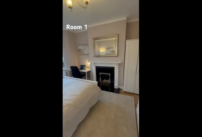 Wow! Beautiful large rooms in big modern house 🏠  Main Photo