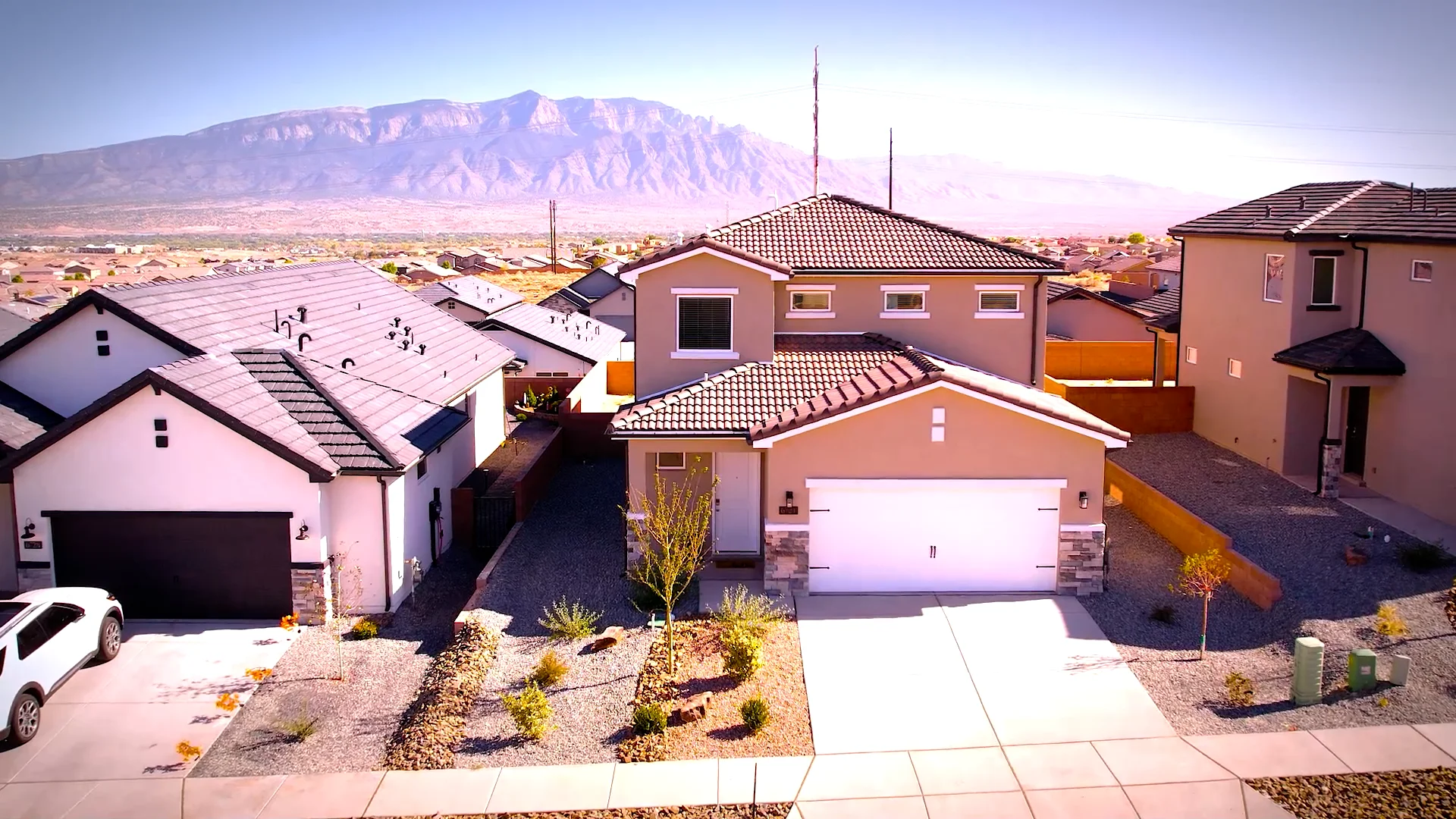 Home elevation with cladding on feature pier, image size:1920x1080