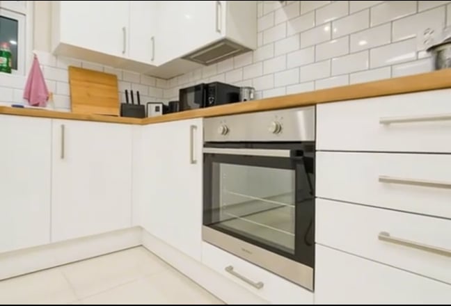 Double room with a private bathroom in Leytonstone Main Photo