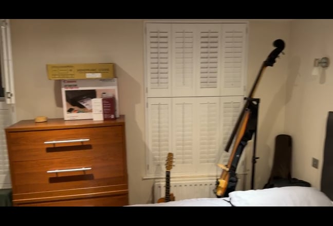 Large Furnished Double Room – Bills Included Main Photo