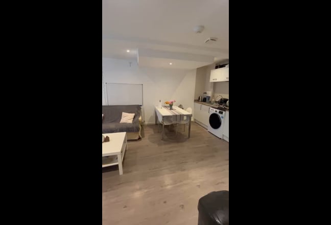 Large Double Bedroom in Bermondsey  Main Photo