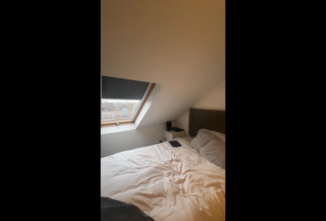 One room available in a two bedroom shared flat  Main Photo