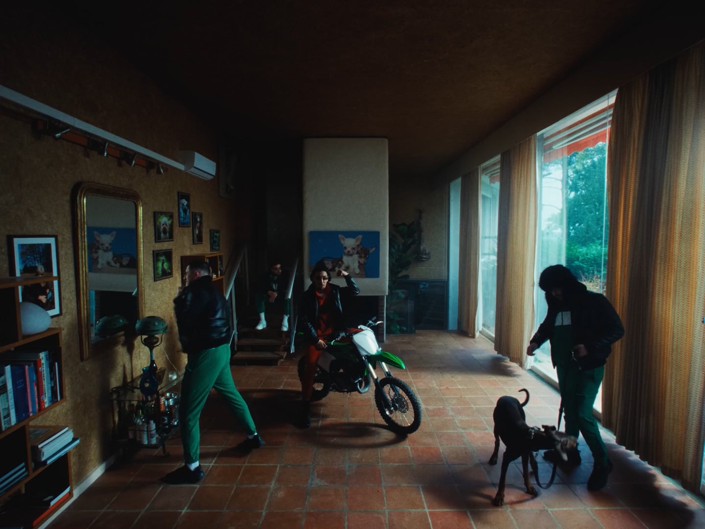 blank space – GIANTS AND TOYS