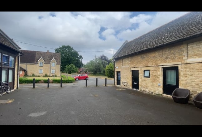 Hinwick Hall Studio apartments  Self-contained  Main Photo