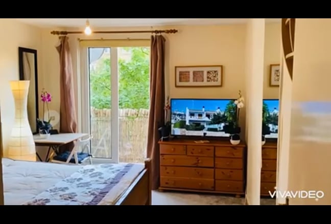 Cosy Double Bedroom in a Friendly Flat Share Main Photo