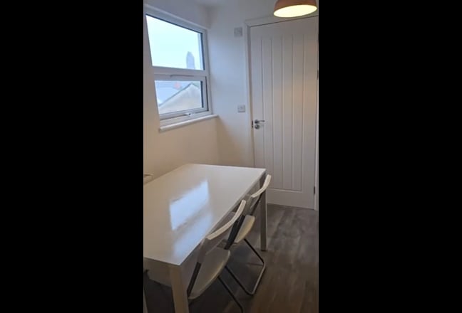 Couples Studio Apartment Available Now! Main Photo