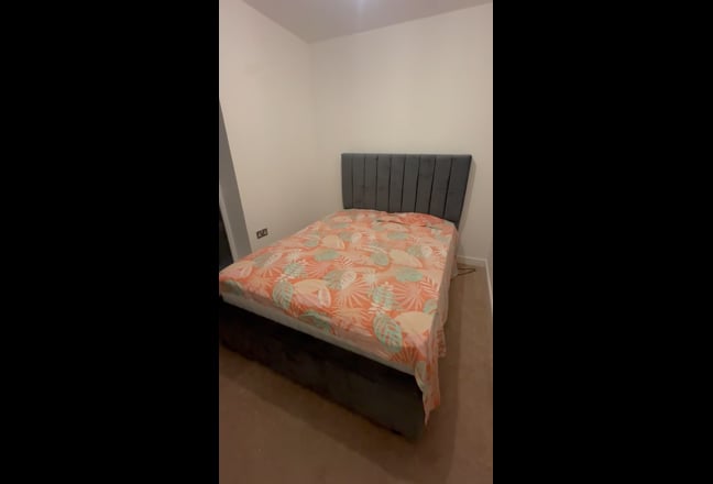  Double Bedroom All Bills Included Main Photo