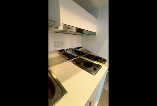 Modern Studio Flat – All Bills Included –Willesden Main Photo