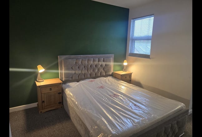 Couples Studio Apartment Available Now! Main Photo