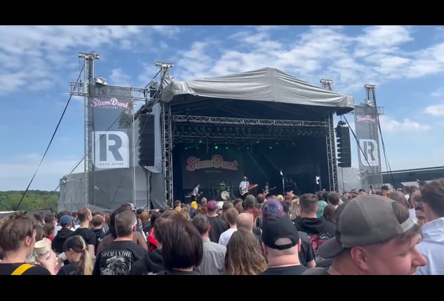 Looking for a flatmate to buddy up with  Main Photo