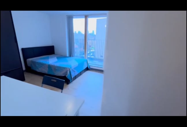 Massive Double Room With Balcony In Whitechapel,E1 Main Photo